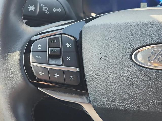 Photo of 2022 Star White Metallic Tri-Coat Ford Explorer