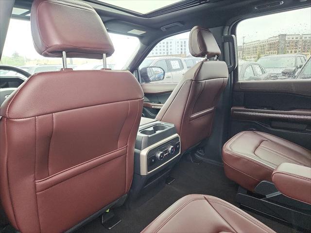 Photo of 2023 Black Metallic Ford Expedition