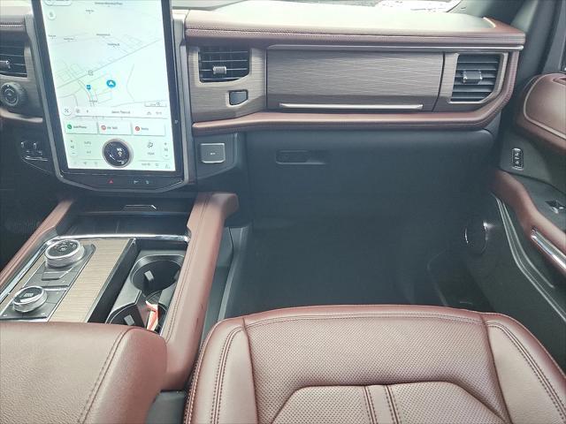 Photo of 2023 Black Metallic Ford Expedition
