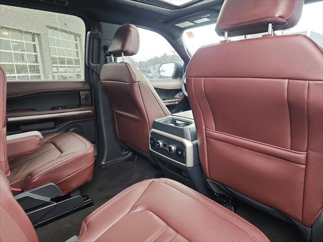 Photo of 2023 Black Metallic Ford Expedition