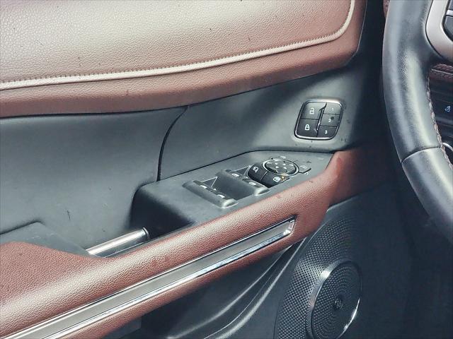 Photo of 2023 Black Metallic Ford Expedition