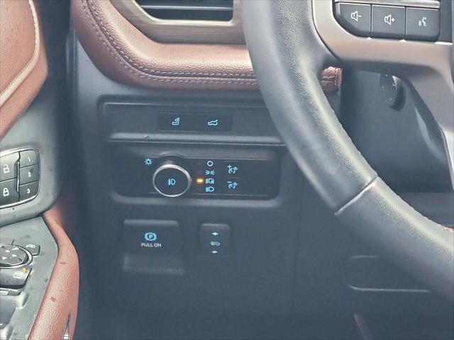 Photo of 2023 Black Metallic Ford Expedition