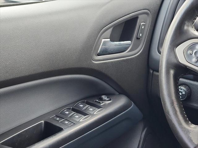 Photo of 2018 Summit White Chevrolet Colorado