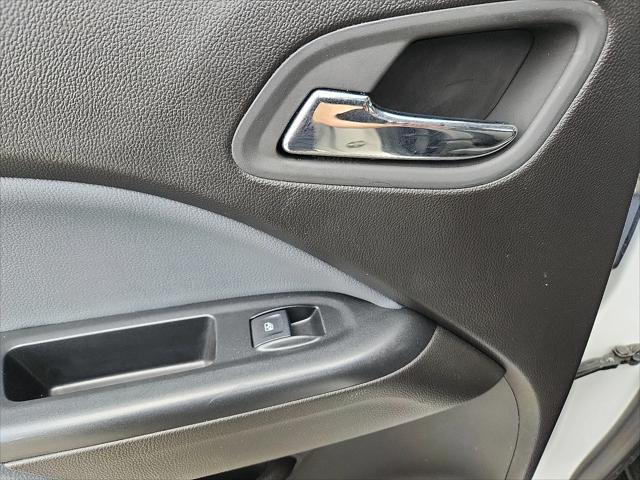 Photo of 2018 Summit White Chevrolet Colorado