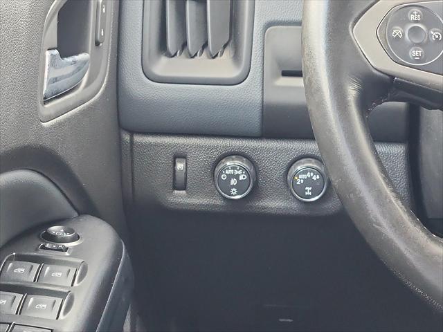 Photo of 2018 Summit White Chevrolet Colorado