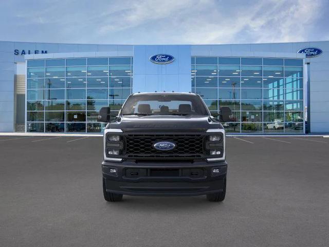Photo of 2025 Agate Black Metallic Ford F-250