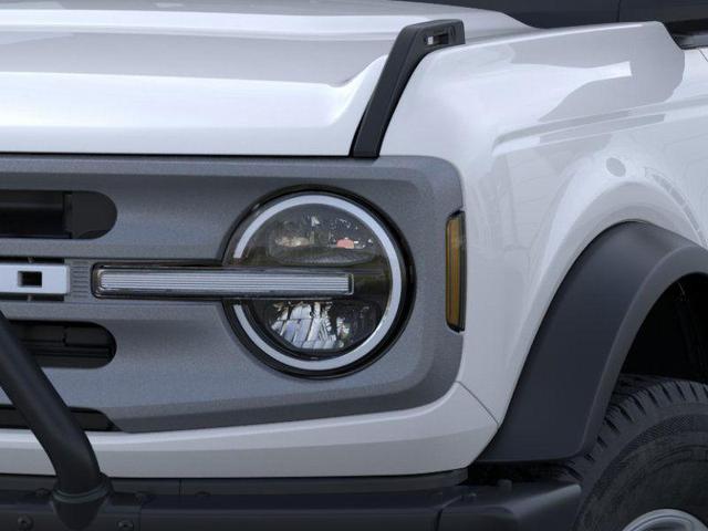 Photo of 2024 Oxford White Ford Bronco