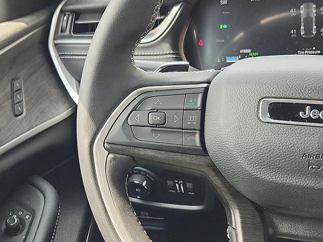 Photo of 2024 Diamond Black Crystal Pearlcoat Jeep Grand Cherokee 4xe