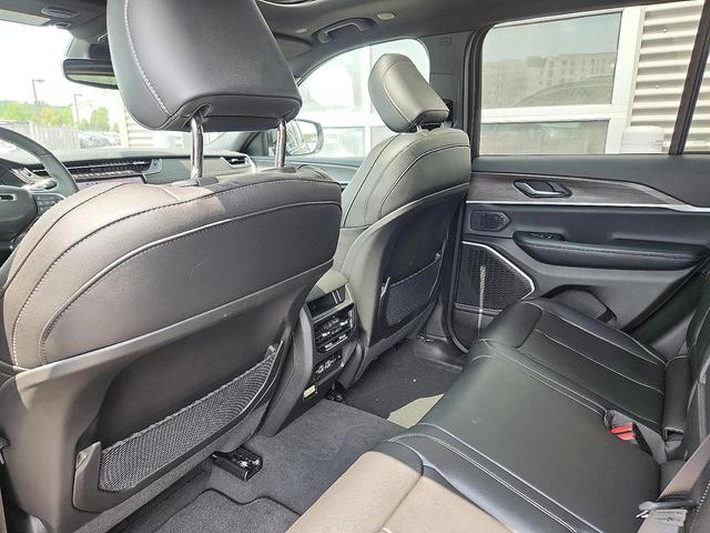 Photo of 2024 Diamond Black Crystal Pearlcoat Jeep Grand Cherokee 4xe