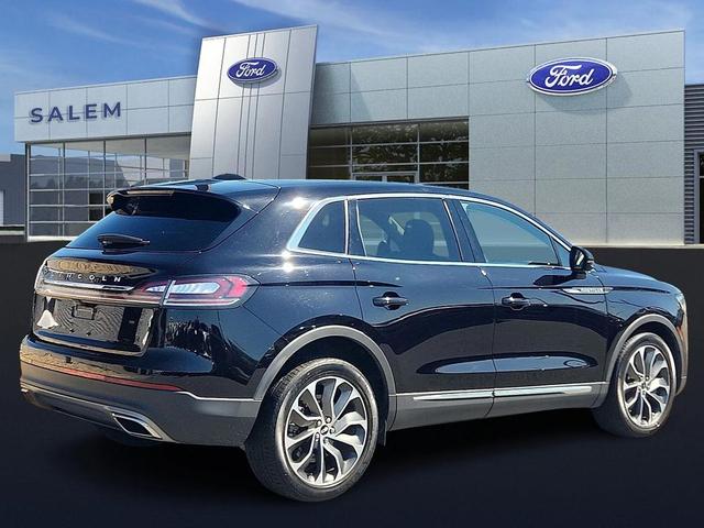 Photo of 2022 Infinite Black Metallic Clearcoat Lincoln Nautilus