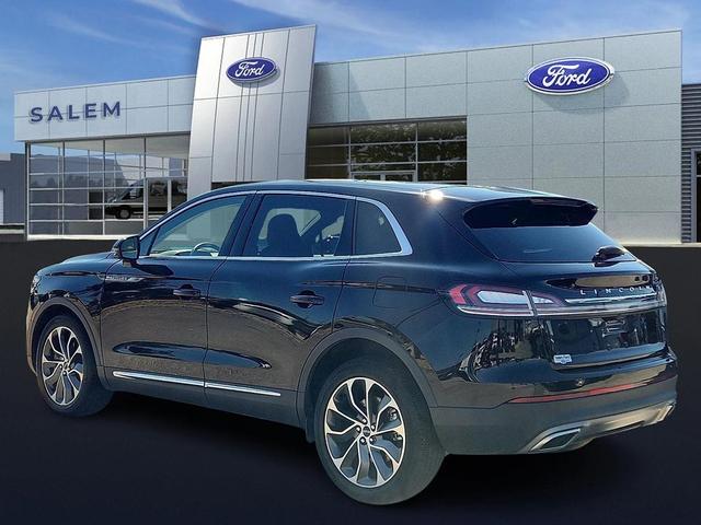 Photo of 2022 Infinite Black Metallic Clearcoat Lincoln Nautilus