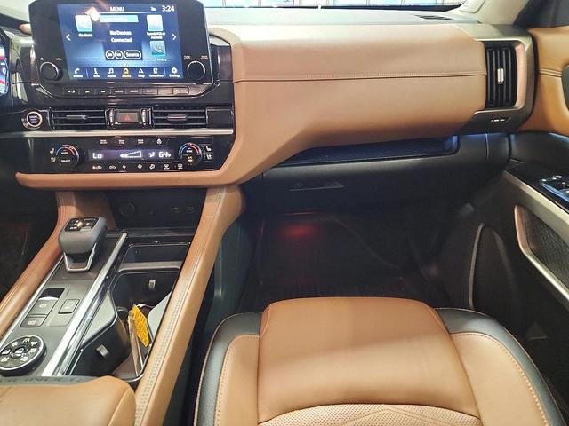 Photo of 2023 Super Black Nissan Pathfinder