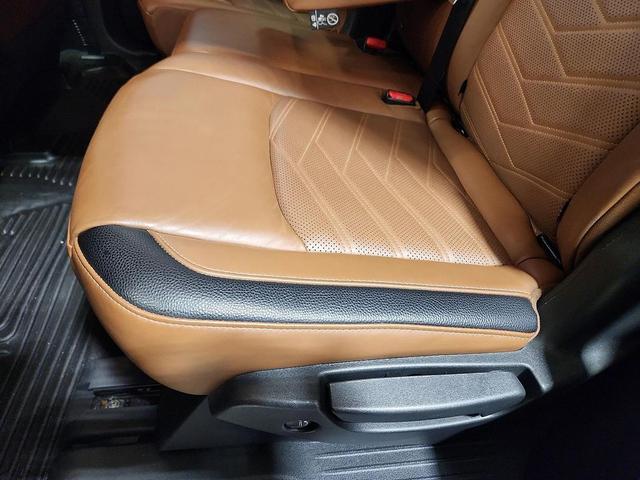 Photo of 2023 Super Black Nissan Pathfinder