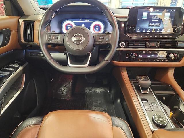 Photo of 2023 Super Black Nissan Pathfinder