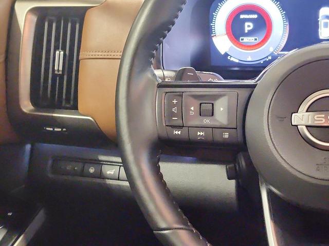 Photo of 2023 Super Black Nissan Pathfinder