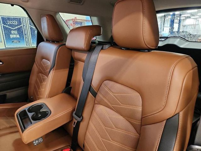 Photo of 2023 Super Black Nissan Pathfinder