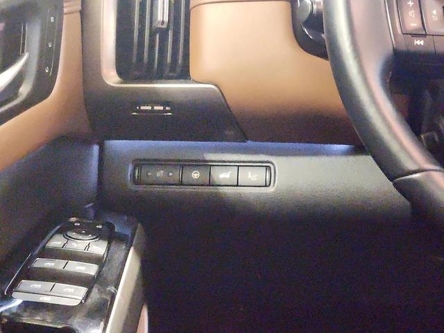 Photo of 2023 Super Black Nissan Pathfinder