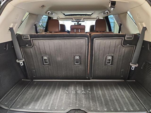 Photo of 2023 Super Black Nissan Pathfinder