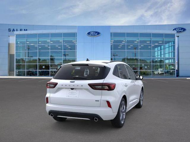 Photo of 2024 Star White Metallic Tri-Coat Ford Escape
