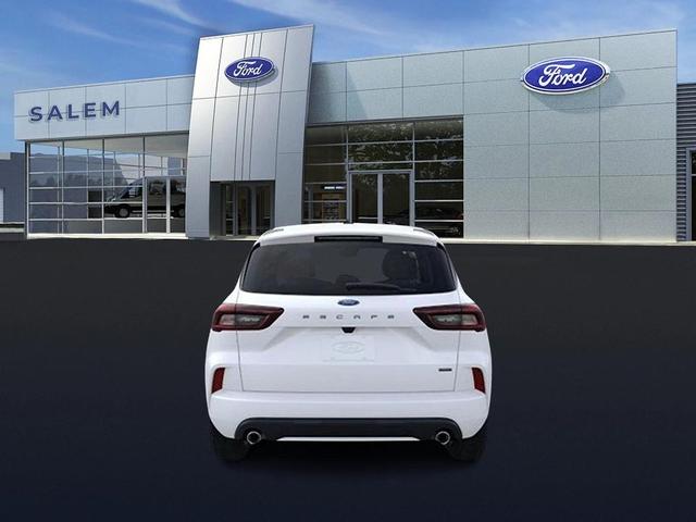Photo of 2024 Star White Metallic Tri-Coat Ford Escape