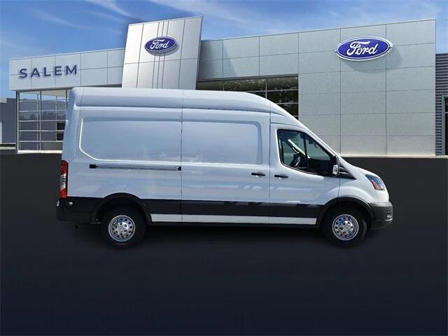 Photo of 2025 Oxford White Ford Transit-350
