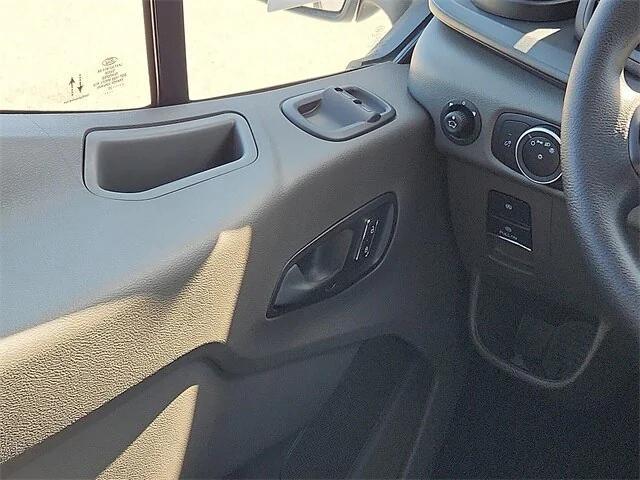 Photo of 2025 Oxford White Ford Transit-350