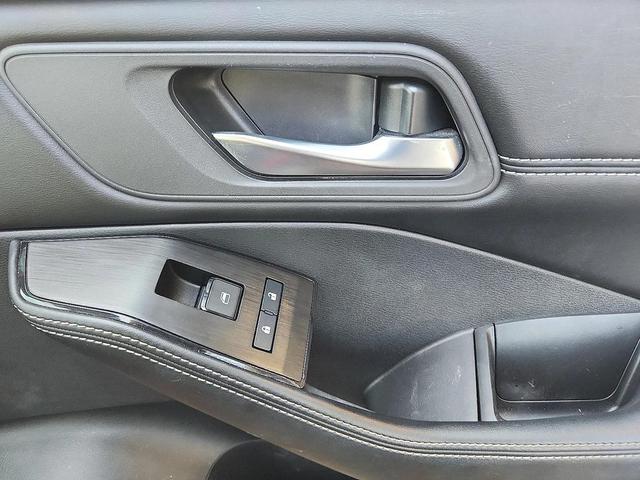 Photo of 2024 Scarlet Ember Tintcoat Nissan Rogue