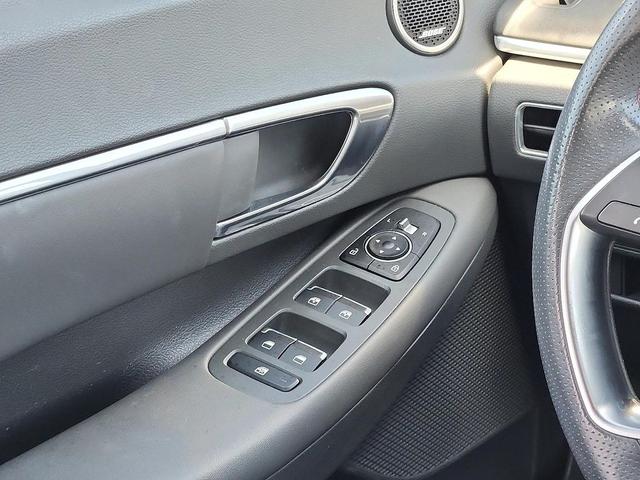 Photo of 2023 Serenity White Hyundai SONATA