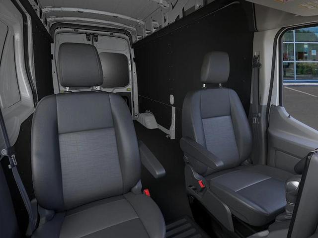 Photo of 2025 Oxford White Ford Transit-350