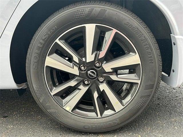 Photo of 2025 Gray Sky Pearl Nissan Versa