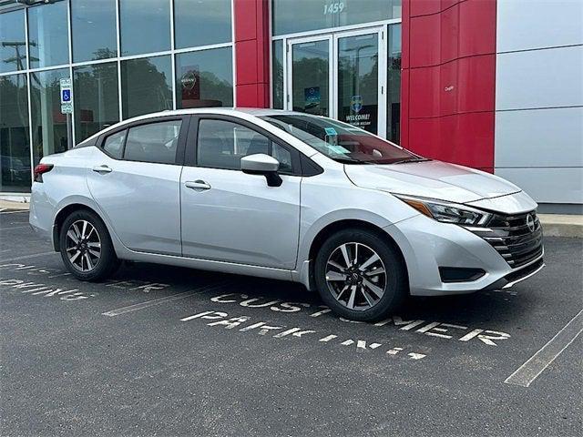 Photo of 2025 Brilliant Silver Metallic Nissan Versa
