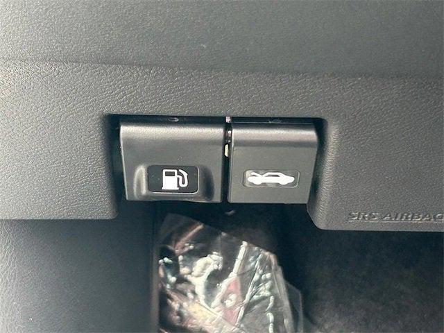 Photo of 2025 Brilliant Silver Metallic Nissan Versa