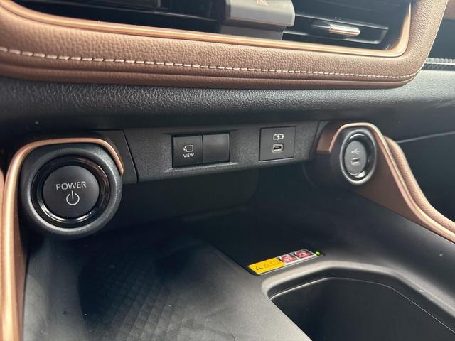 Photo of 2024 White Toyota Grand Highlander Hybrid