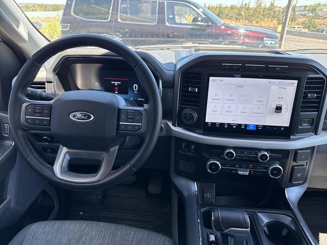 Photo of 2023 Oxford White Ford F-150 Lightning