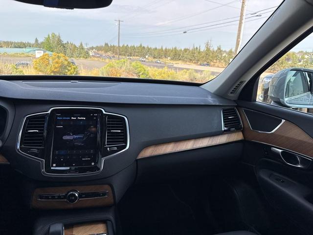 Photo of 2025 Grey Volvo XC90