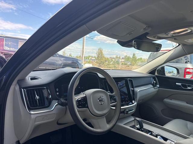 Photo of 2023 Onyx Black Metallic Volvo V60 Cross Country