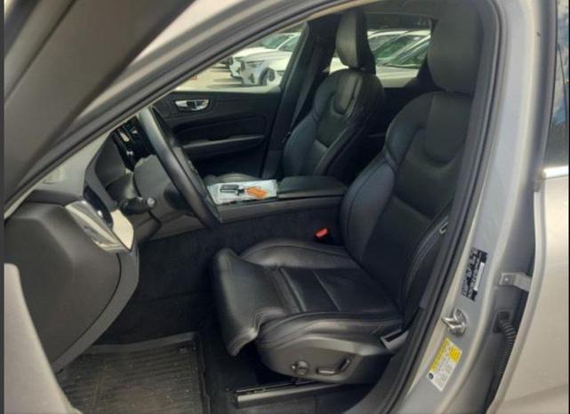 Photo of 2022 Silver Dawn Metallic Volvo XC60