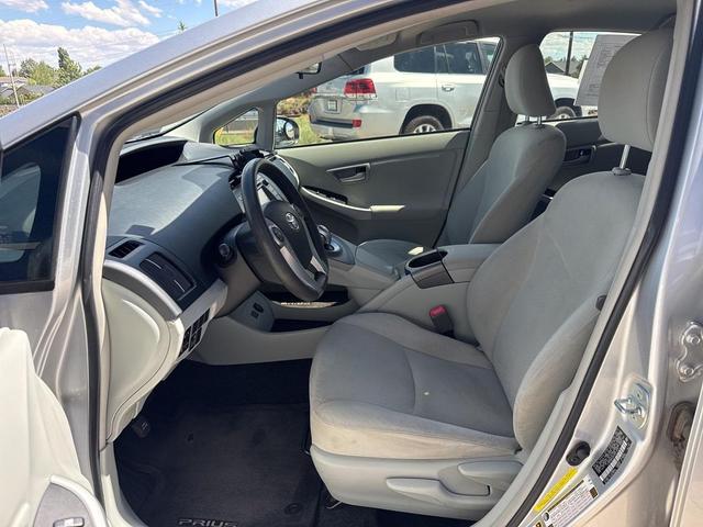 Photo of 2012 White Toyota Prius