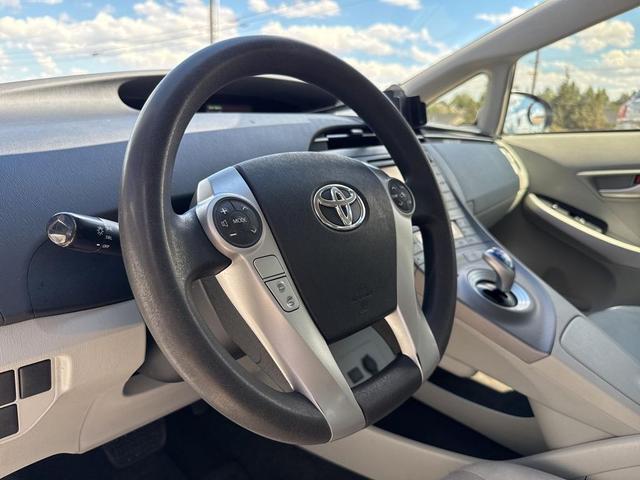 Photo of 2012 White Toyota Prius