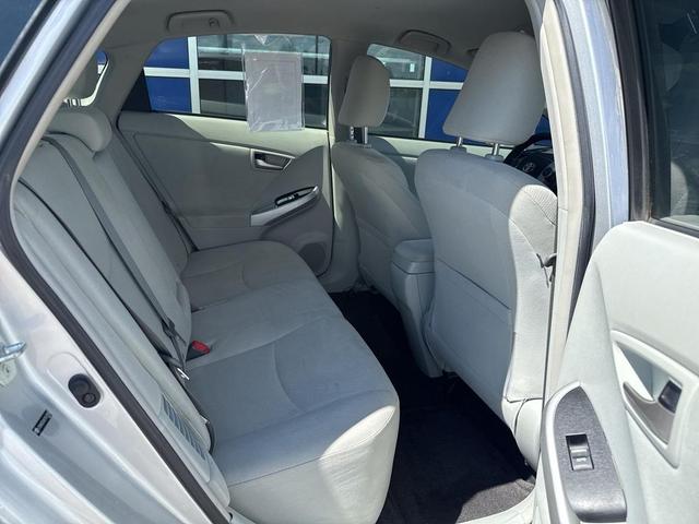 Photo of 2012 White Toyota Prius