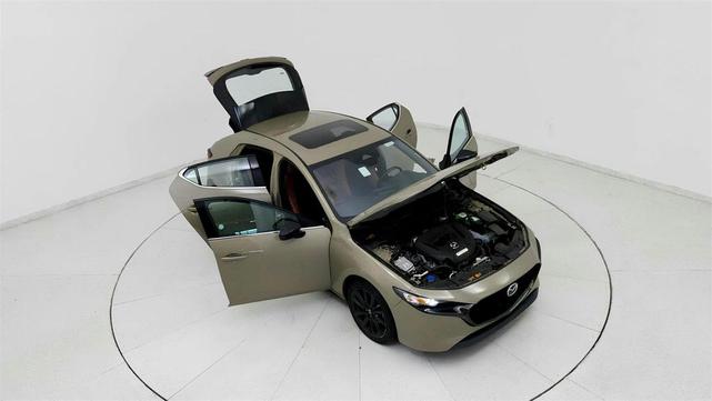 Photo of 2024 Zircon Sand Metallic Mazda Mazda3