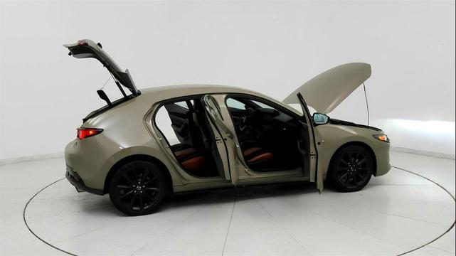 Photo of 2024 Zircon Sand Metallic Mazda Mazda3