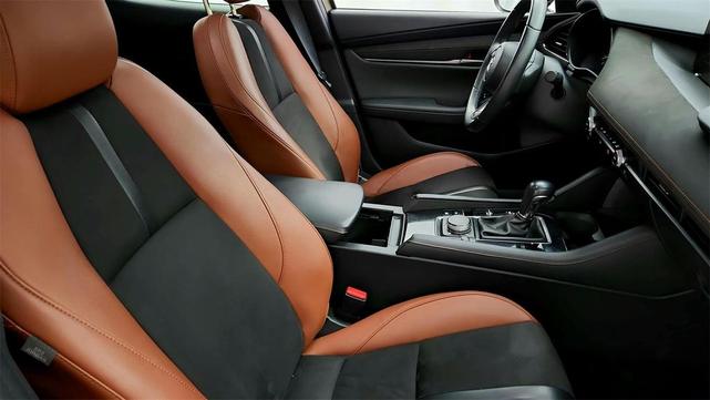 Photo of 2024 Zircon Sand Metallic Mazda Mazda3