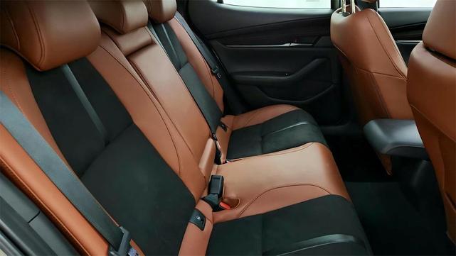 Photo of 2024 Zircon Sand Metallic Mazda Mazda3