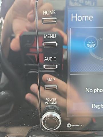 Photo of 2022 Celestial Silver Metallic Toyota Highlander Hybrid