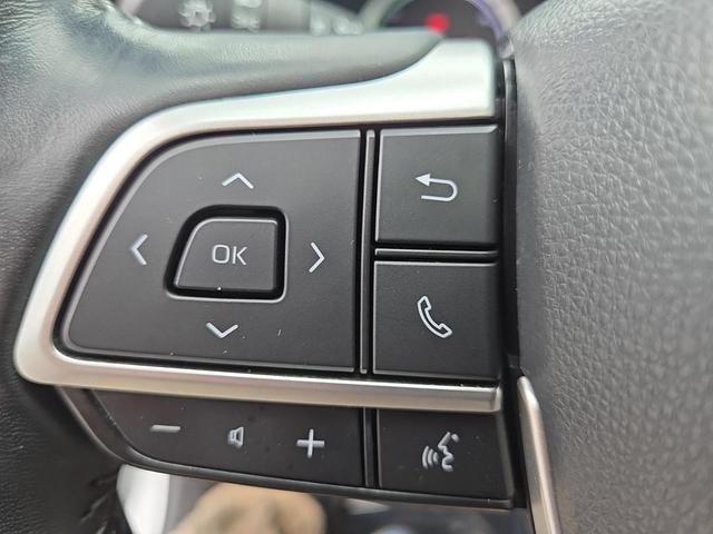 Photo of 2022 Celestial Silver Metallic Toyota Highlander Hybrid