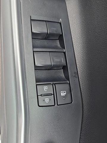 Photo of 2022 Celestial Silver Metallic Toyota Highlander Hybrid