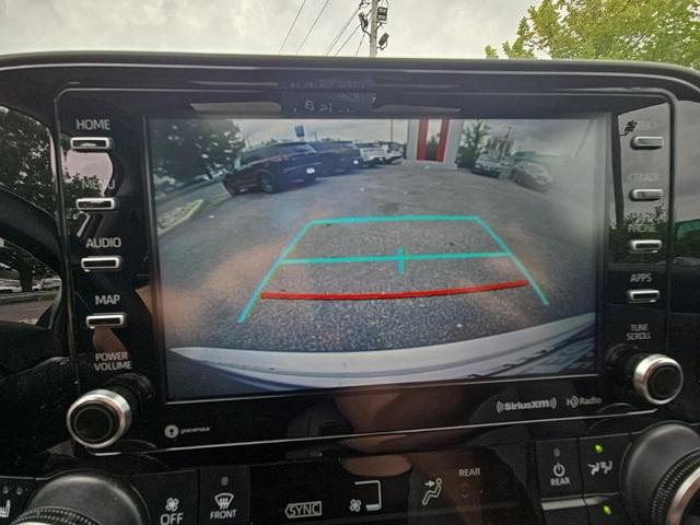 Photo of 2022 Celestial Silver Metallic Toyota Highlander Hybrid