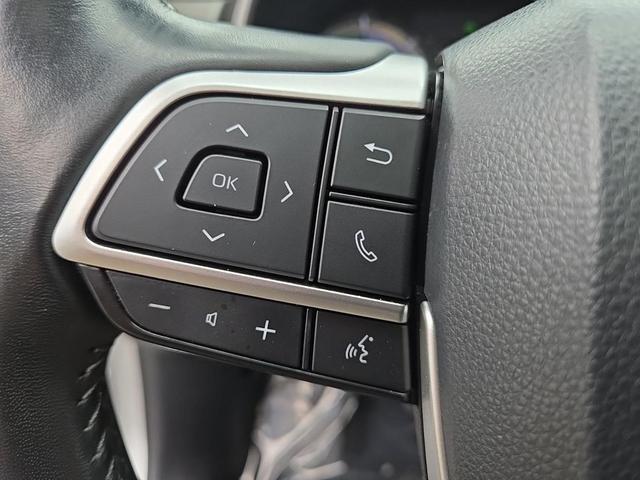 Photo of 2022 Celestial Silver Metallic Toyota Highlander Hybrid