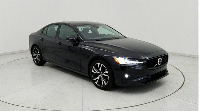 Photo of 2024 Onyx Black Metallic Volvo S60